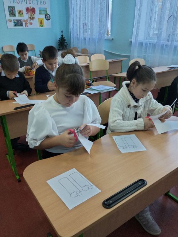 1000 ДОБРЫХ ДЕЛ. С целью развития общественных инициатив и массовой доброй активности, привлечения внимания обучающихся к важности добрых дел и благотворительности педагоги, учащиеся ГБОУ "Школа № 3 г.о. Дебальцево" приняли... 1000 ДОБРЫХ ДЕЛ. С целью развития общественных инициатив и массовой доброй активности, привлечения внимания обучающихся к важности добрых дел и благотворительности педагоги, учащиеся ГБОУ "Школа № 3 г.о. Дебальцево" приняли...