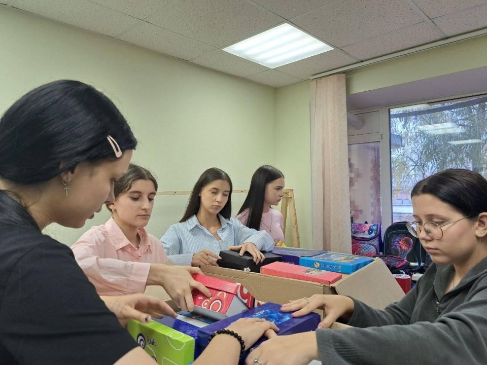 Волонтеры ЯНАО отправили гуманитарный груз для жителей Волновахи Волонтеры ЯНАО отправили гуманитарный груз для жителей Волновахи