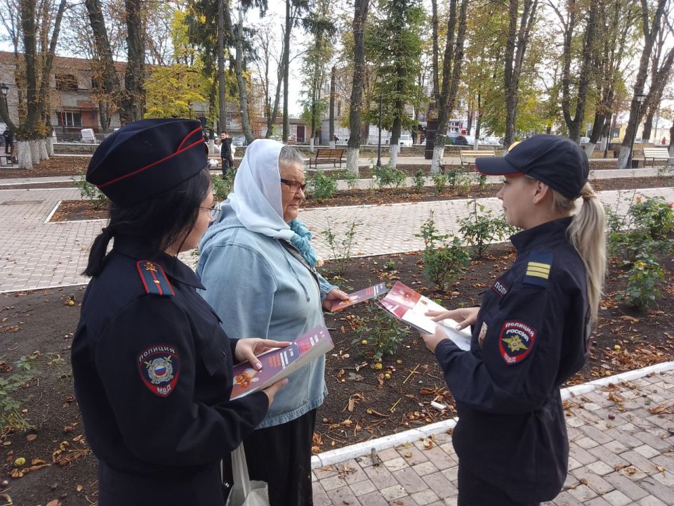 Сотрудники ОМВД России «Волновахский» проводят профилактические мероприятия с населением Сотрудники ОМВД России «Волновахский» проводят профилактические мероприятия с населением
