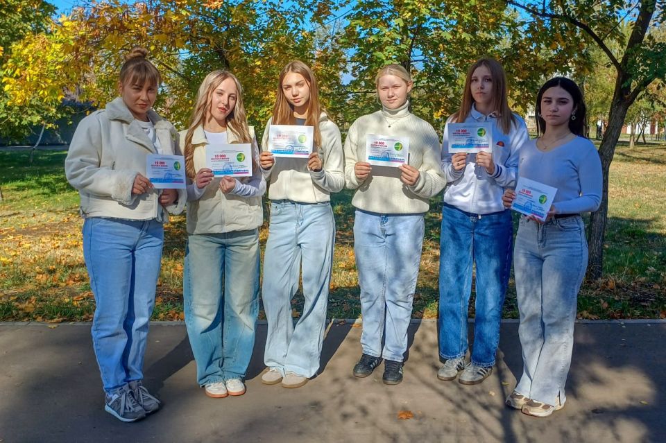 Шаг за шагом к здоровью!. 7 октября молодежь Пролетарского района города Донецка присоединилась к Всероссийской акции «10 000 шагов к жизни» Шаг за шагом к здоровью!. 7 октября молодежь Пролетарского района города Донецка присоединилась к Всероссийской акции «10 000 шагов к жизни»