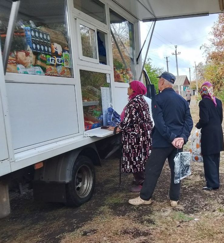 С 4 по 7 октября 2025 года осуществлена выездная торговля с использованием автомагазинов в населенных пунктах городских округов Донецк, Докучаевск, Горловка, Мариуполь, на территории г С 4 по 7 октября 2025 года осуществлена выездная торговля с использованием автомагазинов в населенных пунктах городских округов Донецк, Докучаевск, Горловка, Мариуполь, на территории г