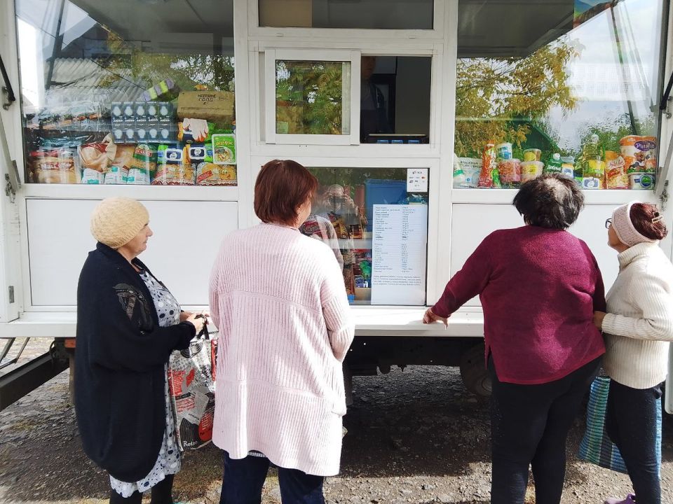 С 4 по 7 октября 2025 года осуществлена выездная торговля с использованием автомагазинов в населенных пунктах городских округов Донецк, Докучаевск, Горловка, Мариуполь, на территории г С 4 по 7 октября 2025 года осуществлена выездная торговля с использованием автомагазинов в населенных пунктах городских округов Донецк, Докучаевск, Горловка, Мариуполь, на территории г