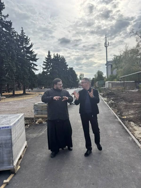 Реконструкция парка им. Горького в Горловке: проверка хода и качества работ Реконструкция парка им. Горького в Горловке: проверка хода и качества работ
