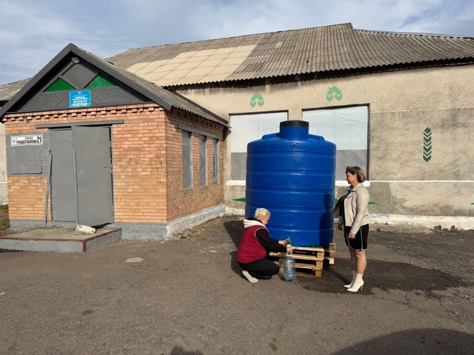 8 октября 2025 года депутаты Горловского городского совета от фракции «Единая Россия» – Роман Конев, Елена Кузьмина, Александр Бобровский, Максим Лебедев, Андрей Костюк, Даниил Карабаев, Николай Гальченко, Сергей Медведев... 8 октября 2025 года депутаты Горловского городского совета от фракции «Единая Россия» – Роман Конев, Елена Кузьмина, Александр Бобровский, Максим Лебедев, Андрей Костюк, Даниил Карабаев, Николай Гальченко, Сергей Медведев...