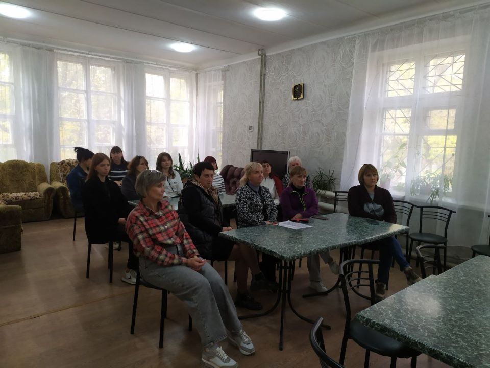 Сегодня, 08 октября, в городском округе Торез состоялась встреча заместителя главы администрации городского округа Ольги Дедух с сотрудниками ГБУСО "Комплексный центр социального обслуживания населения города Тореза" Сегодня, 08 октября, в городском округе Торез состоялась встреча заместителя главы администрации городского округа Ольги Дедух с сотрудниками ГБУСО "Комплексный центр социального обслуживания населения города Тореза"