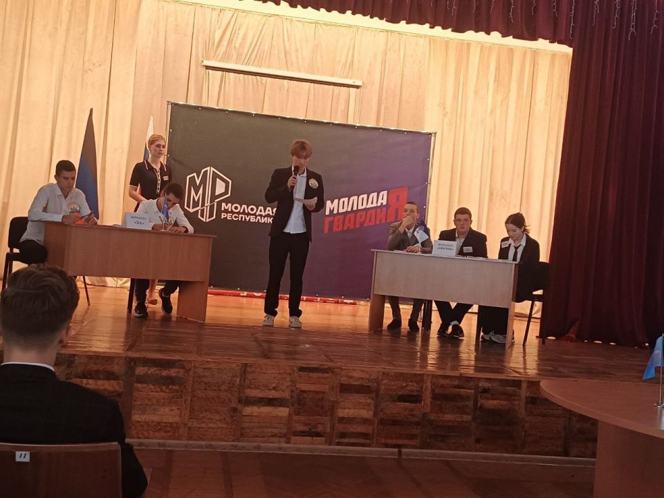 Сергей Желновач: В Дебальцево прошёл муниципальный этап турнира «Лига Ораторов» Сергей Желновач: В Дебальцево прошёл муниципальный этап турнира «Лига Ораторов»