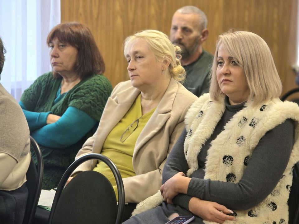В рамках исполнения поручения Главы ДНР Дениса Пушилина председатель #Комитет_по_поддержке_участников_СВО Дмитрий Огилец (фракция «Единая Россия») провел встречу с трудовым коллективом Донецкого строительного техникума В рамках исполнения поручения Главы ДНР Дениса Пушилина председатель #Комитет_по_поддержке_участников_СВО Дмитрий Огилец (фракция «Единая Россия») провел встречу с трудовым коллективом Донецкого строительного техникума