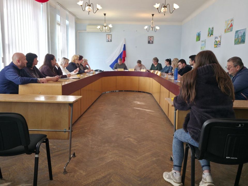 Иван Адамец: В Управе Куйбышевского района прошло заседание комиссии по делам несовершеннолетних и защите их прав Иван Адамец: В Управе Куйбышевского района прошло заседание комиссии по делам несовершеннолетних и защите их прав