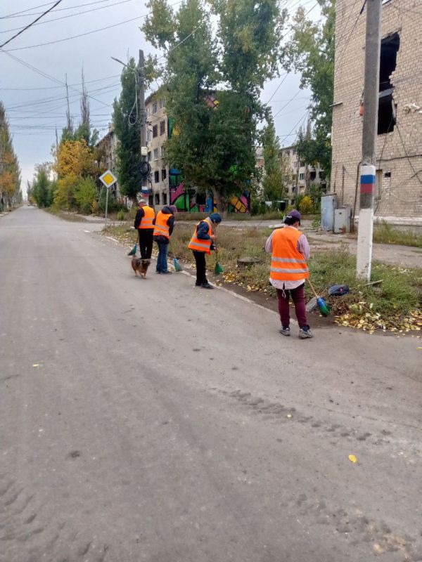 С заботой об округе.. За 08.10.2025 года работниками МУП АГЯ «ЖЭК» выполнены следующие виды работ: выполнены работы по уборке придомовой территории по адресам: С заботой об округе.. За 08.10.2025 года работниками МУП АГЯ «ЖЭК» выполнены следующие виды работ: выполнены работы по уборке придомовой территории по адресам: