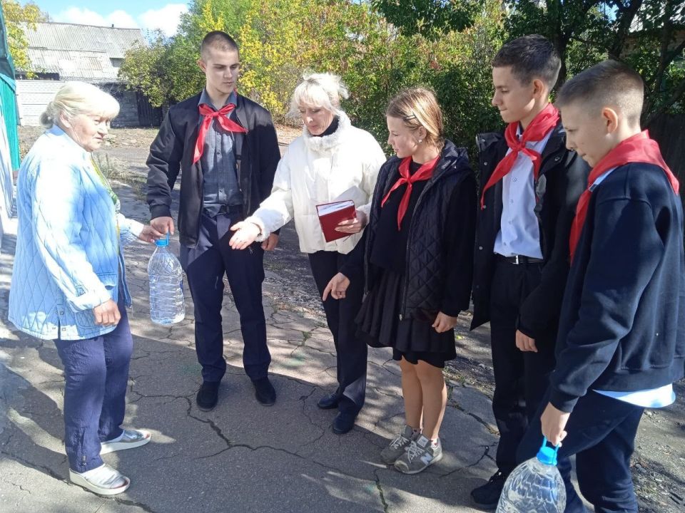 Акция «1000 Добрых дел». В рамках партийного проекта "Новая Школа" партии "Единая Россия" 7 октября с целью развития общественных инициатив и массовой доброй активности граждан, привлечения общественного внимания к важности... Акция «1000 Добрых дел». В рамках партийного проекта "Новая Школа" партии "Единая Россия" 7 октября с целью развития общественных инициатив и массовой доброй активности граждан, привлечения общественного внимания к важности...