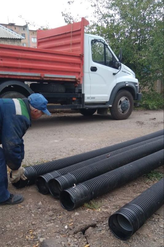 В поселке Зуевка заменили канализационный коллектор В поселке Зуевка заменили канализационный коллектор