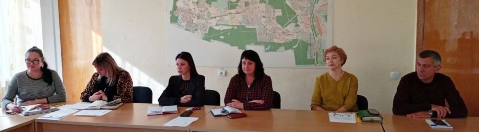 Наталья Бегуненко: Сегодня, 8 октября, руководитель Управы Петровского внутригородского района Администрации городского округа Донецк Бегуненко Наталья провела еженедельное аппаратное совещание Наталья Бегуненко: Сегодня, 8 октября, руководитель Управы Петровского внутригородского района Администрации городского округа Донецк Бегуненко Наталья провела еженедельное аппаратное совещание