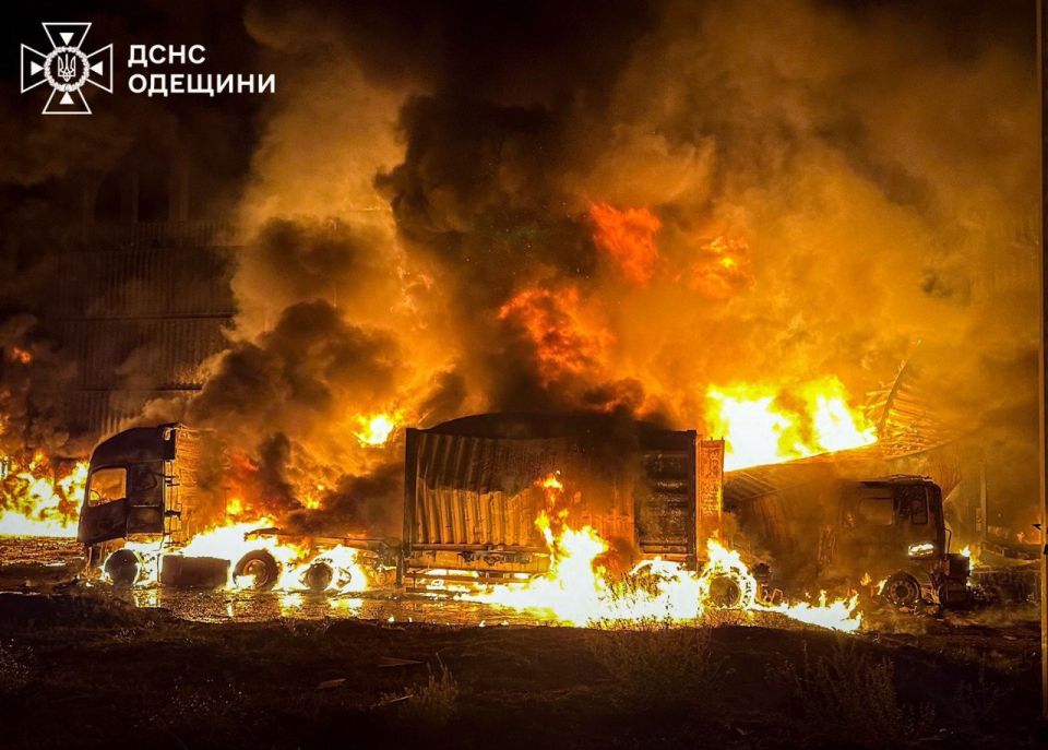 Олег Царёв: ВС РФ ночью нанесли удар по военным объектам в четырёх областях Украины Олег Царёв: ВС РФ ночью нанесли удар по военным объектам в четырёх областях Украины