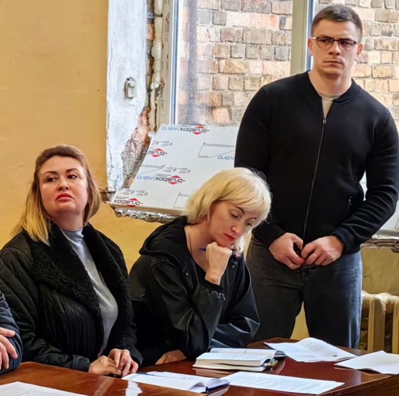 В Пантелеймоновке обсудили с жителями вопросы транспортного сообщения, ремонта дорог и обслуживания домов В Пантелеймоновке обсудили с жителями вопросы транспортного сообщения, ремонта дорог и обслуживания домов