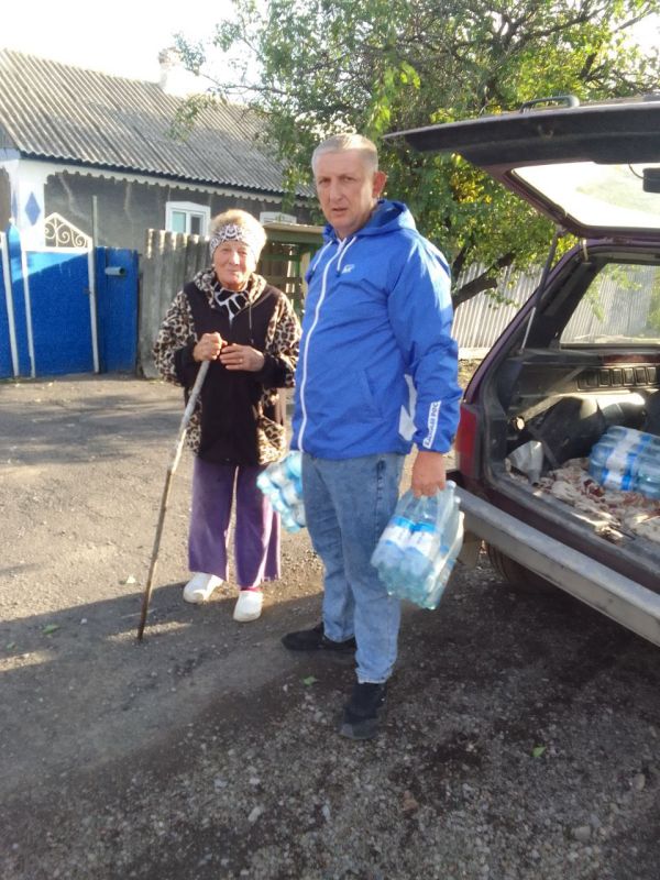 Активные члены партии «ЕДИНАЯ РОССИЯ» приняли участие в Акции «1000 ДОБРЫХ ДЕЛ» Активные члены партии «ЕДИНАЯ РОССИЯ» приняли участие в Акции «1000 ДОБРЫХ ДЕЛ»