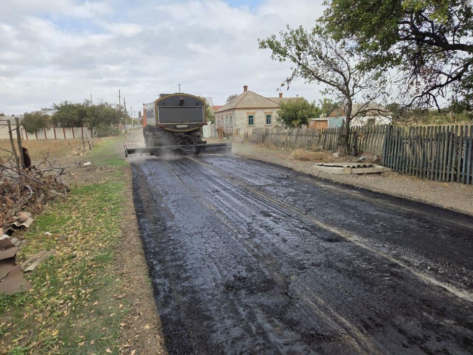 Дорожники Нижегородской области обновили дорогу на ул. Парижской Коммуны в пгт Ялта Дорожники Нижегородской области обновили дорогу на ул. Парижской Коммуны в пгт Ялта