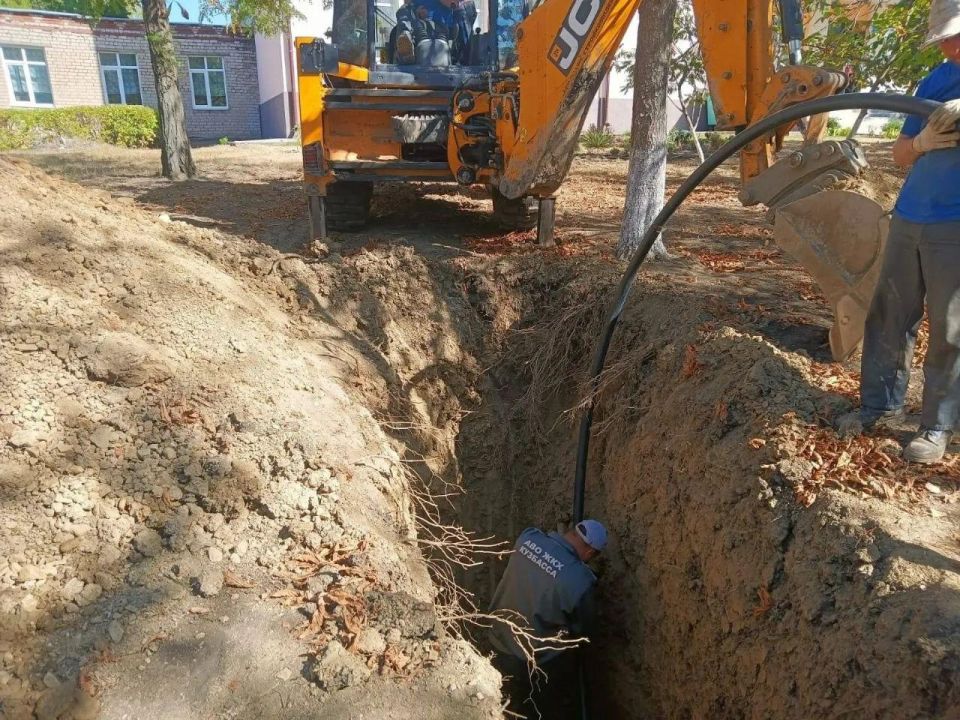 Кузбасские аварийщики продолжают работу в Горловке Кузбасские аварийщики продолжают работу в Горловке
