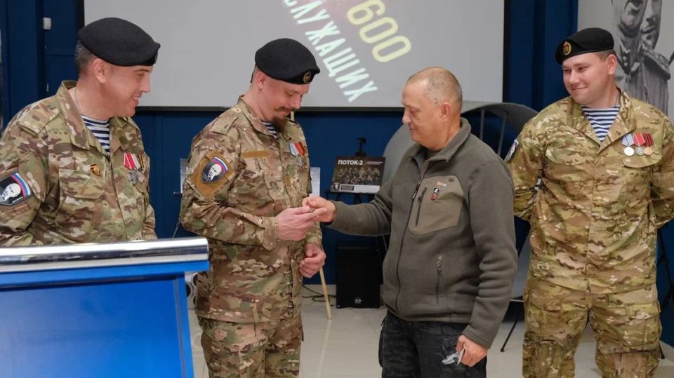 Изменившие ход событий: в Донецке проходит уникальная выставка «Герои операции «Поток» Изменившие ход событий: в Донецке проходит уникальная выставка «Герои операции «Поток»