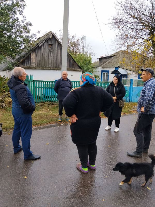 Начальник Михайловского территориального отдела провел встречу с жителями села Садки Начальник Михайловского территориального отдела провел встречу с жителями села Садки