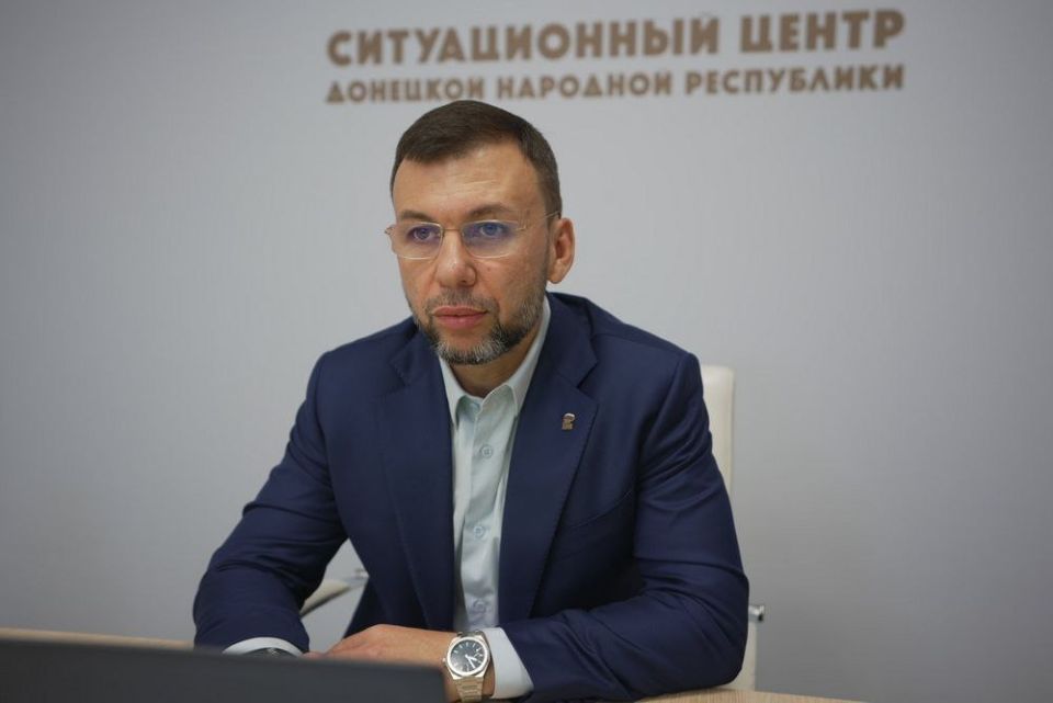 Глава ДНР Денис Пушилин провел прямую линию Глава ДНР Денис Пушилин провел прямую линию