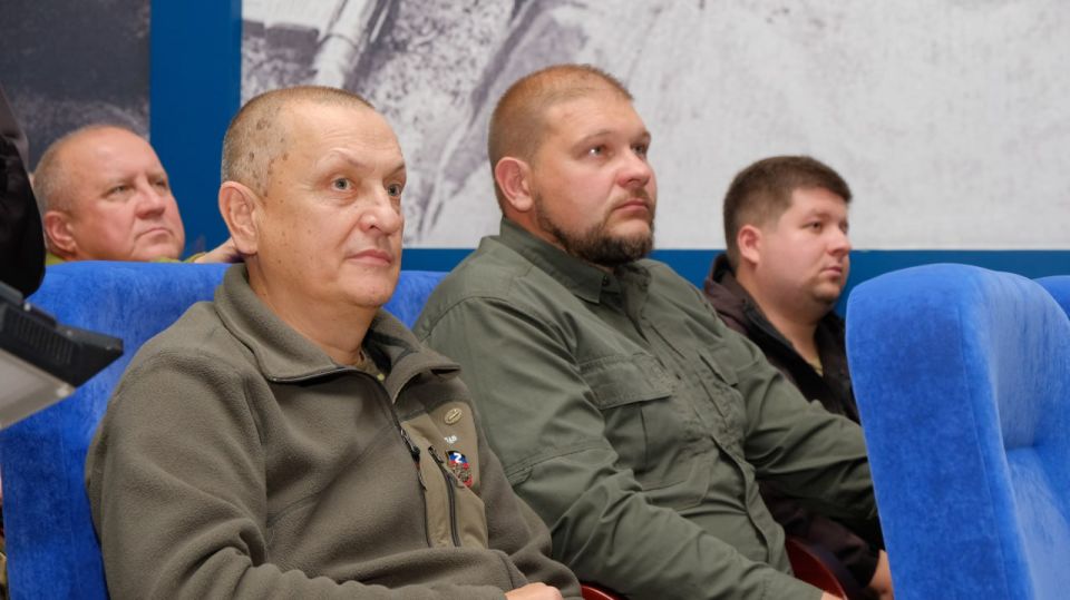 Депутаты Народного Совета ДНР фракции «Единая Россия» организовали выставку об операции «Поток» Депутаты Народного Совета ДНР фракции «Единая Россия» организовали выставку об операции «Поток»