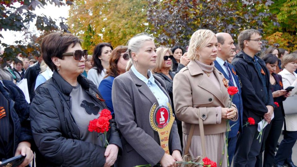 В ДНР торжественно передали эстафету «Венок Славы» Ростовской области В ДНР торжественно передали эстафету «Венок Славы» Ростовской области