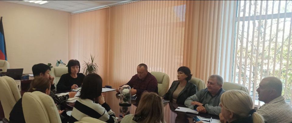 Наталья Великодная: Провела совещание с секретарями первичных отделений "Единой России" Наталья Великодная: Провела совещание с секретарями первичных отделений "Единой России"