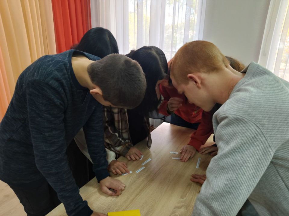 Дискуссия «Зачем нам нужны традиции?» Дискуссия «Зачем нам нужны традиции?»