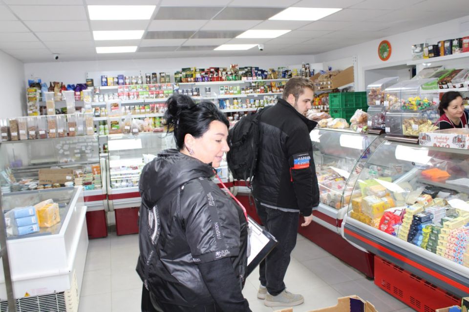 Иван Приходько: Активисты Народного контроля осуществили проверку ряда магазинов в Центрально-Городском районе Горловки Иван Приходько: Активисты Народного контроля осуществили проверку ряда магазинов в Центрально-Городском районе Горловки