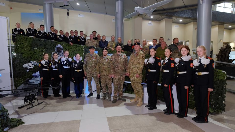 По трубе в Авдеевку, Дзержинск, Суджу: участники подземной операции “Поток” раскрыли детали По трубе в Авдеевку, Дзержинск, Суджу: участники подземной операции “Поток” раскрыли детали