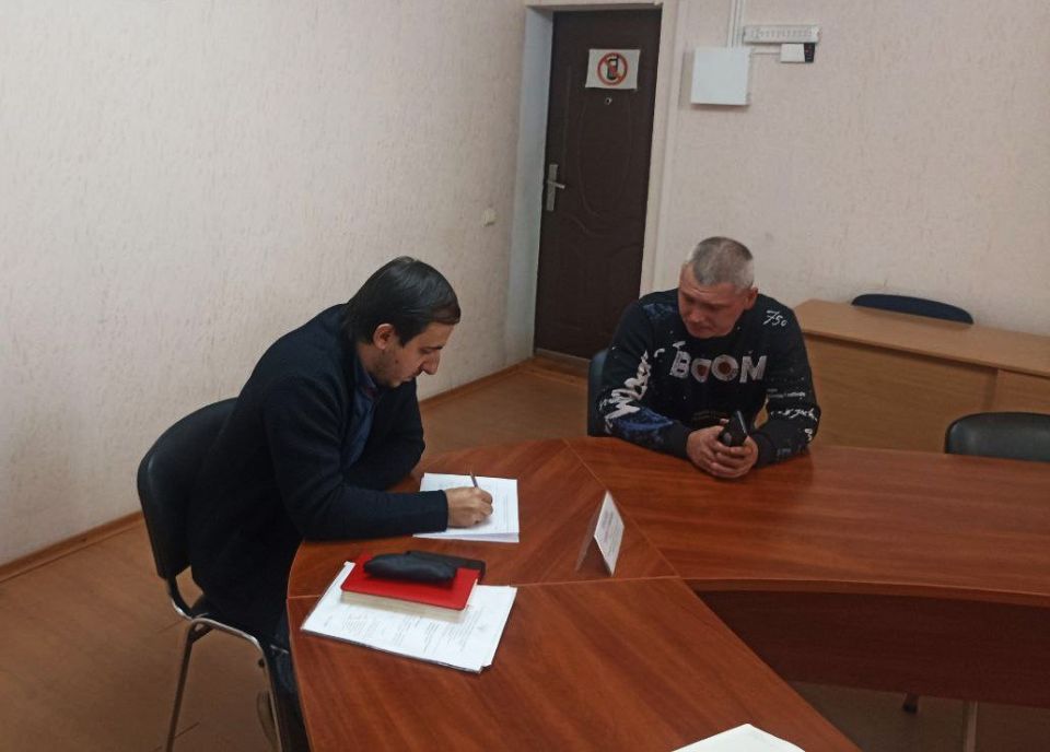 Заместитель главы администрации Шахтерского округа обсудил со ждановцами вопросы жилищно-коммунальной сферы Заместитель главы администрации Шахтерского округа обсудил со ждановцами вопросы жилищно-коммунальной сферы