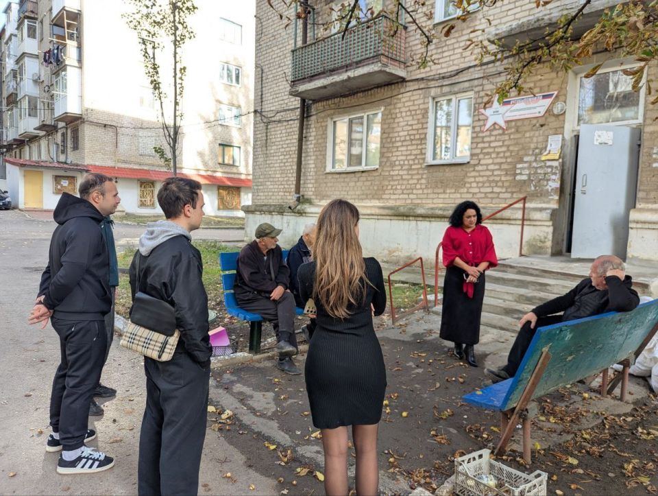 Встречи с жителями Докучаевска продолжаются Встречи с жителями Докучаевска продолжаются