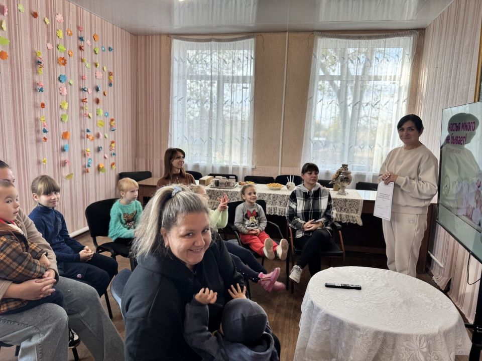 Николай Михайлов: В Старобешевском округе прошла беседа «Много или мало: сколько детей нужно для счастья» Николай Михайлов: В Старобешевском округе прошла беседа «Много или мало: сколько детей нужно для счастья»