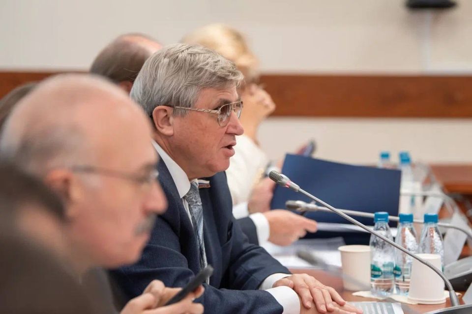Валерий Фальков выступил на заседании Комитета Госдумы по науке и высшему образованию по вопросу рассмотрения проекта федерального закона «О федеральном бюджете на 2026 год и на плановый период 2027 и 2028 годов» Валерий Фальков выступил на заседании Комитета Госдумы по науке и высшему образованию по вопросу рассмотрения проекта федерального закона «О федеральном бюджете на 2026 год и на плановый период 2027 и 2028 годов»