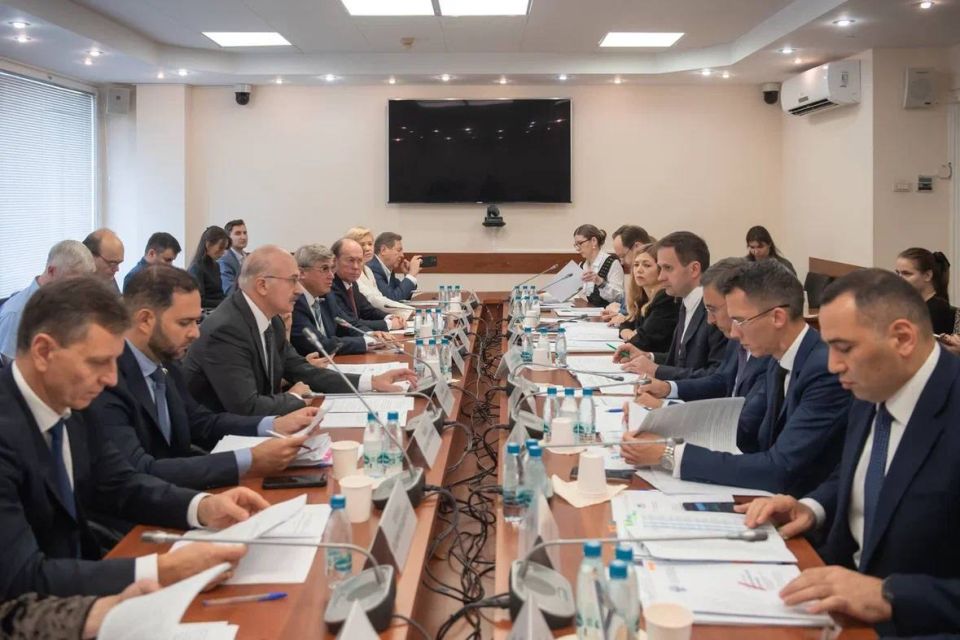 Валерий Фальков выступил на заседании Комитета Госдумы по науке и высшему образованию по вопросу рассмотрения проекта федерального закона «О федеральном бюджете на 2026 год и на плановый период 2027 и 2028 годов» Валерий Фальков выступил на заседании Комитета Госдумы по науке и высшему образованию по вопросу рассмотрения проекта федерального закона «О федеральном бюджете на 2026 год и на плановый период 2027 и 2028 годов»