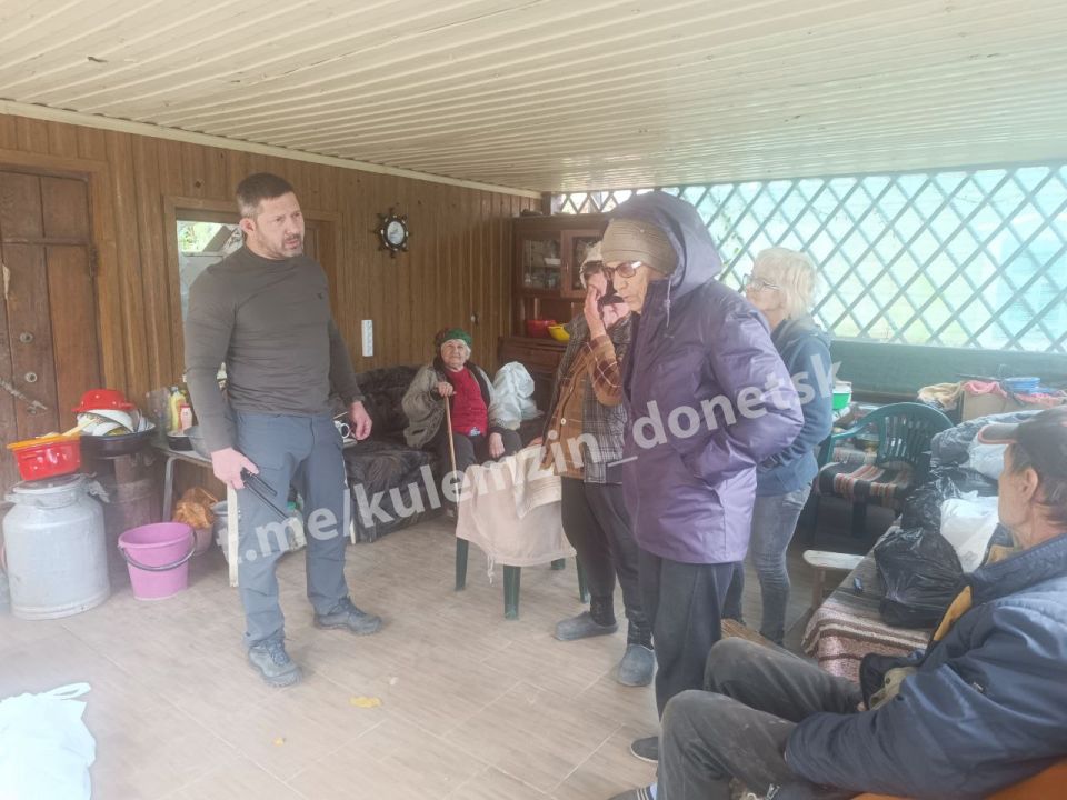 Алексей Кулемзин: Продолжаем помогать населению освобождённой Великой Новоселки Алексей Кулемзин: Продолжаем помогать населению освобождённой Великой Новоселки