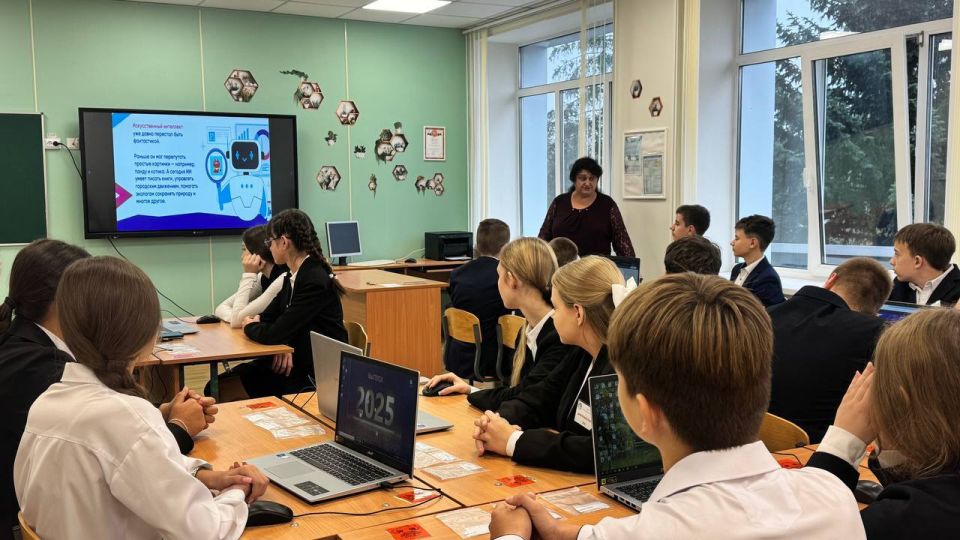 В ГБОУ "Тельмановская гимназия Тельмановского м.о." 09.10.2025 учителем информатики Даниловой Н.К. в 8-А классе проведен "Урок Цифры " по теме "ИИ-агенты", посвященный быстро развивающемуся направленияю в сфере... В ГБОУ "Тельмановская гимназия Тельмановского м.о." 09.10.2025 учителем информатики Даниловой Н.К. в 8-А классе проведен "Урок Цифры " по теме "ИИ-агенты", посвященный быстро развивающемуся направленияю в сфере...
