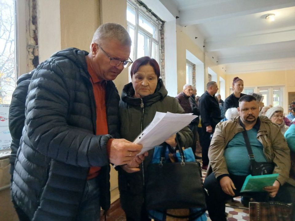 В Пантелеймоновке обсудили с жителями вопросы транспортного сообщения, ремонта дорог и обслуживания домов В Пантелеймоновке обсудили с жителями вопросы транспортного сообщения, ремонта дорог и обслуживания домов