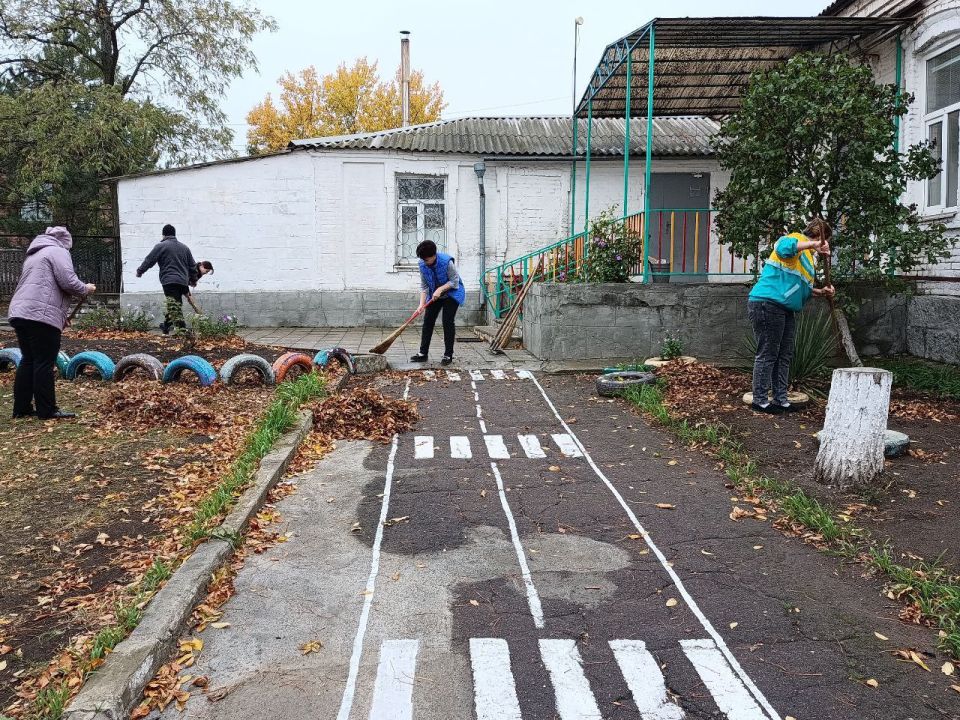 Наталья Великодная: По поручению Главы ДНР Дениса Пушилина продолжаем проводить мероприятия по благоустройству и наведению санитарного порядка Наталья Великодная: По поручению Главы ДНР Дениса Пушилина продолжаем проводить мероприятия по благоустройству и наведению санитарного порядка