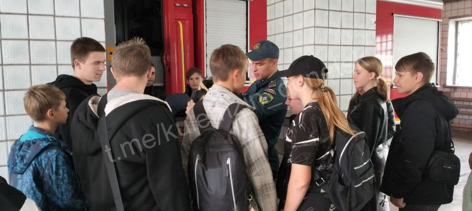 Специалисты управления опеки и попечительства администрации г. о. Донецк совместно с Донецким техникумом пищевой и перерабатывающей промышленности для семей опекунов/попечителей, детей, лишенных родительского попечения на... Специалисты управления опеки и попечительства администрации г. о. Донецк совместно с Донецким техникумом пищевой и перерабатывающей промышленности для семей опекунов/попечителей, детей, лишенных родительского попечения на...