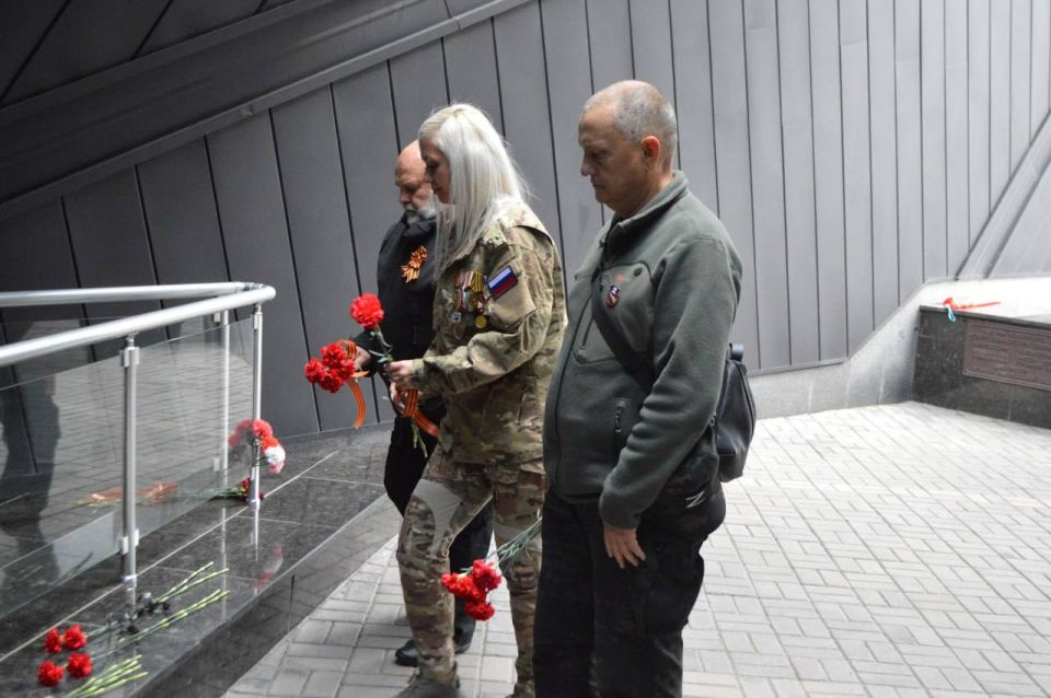 «Это люди невероятного мужества»: В Донецке открылась выставка «Герои операции «Поток» «Это люди невероятного мужества»: В Донецке открылась выставка «Герои операции «Поток»