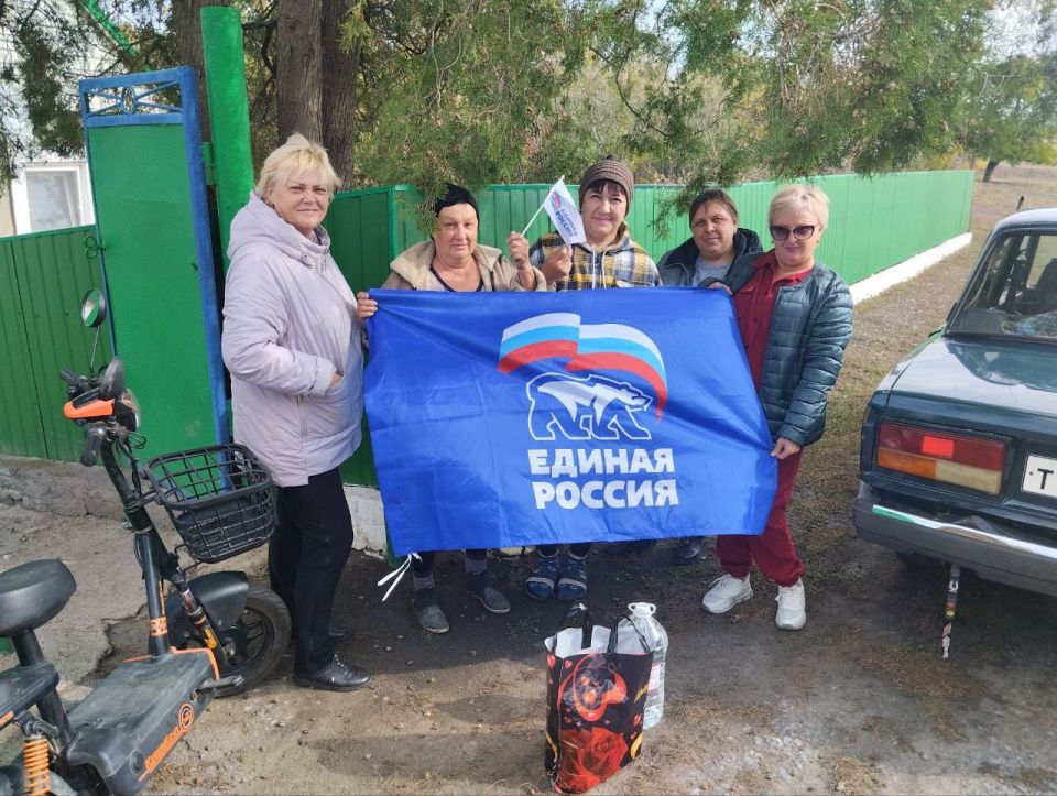 В селе Новокатериновка Старобешевского муниципального округа активисты провели благотворительный сбор продуктов питания для одиноких пенсионеров В селе Новокатериновка Старобешевского муниципального округа активисты провели благотворительный сбор продуктов питания для одиноких пенсионеров