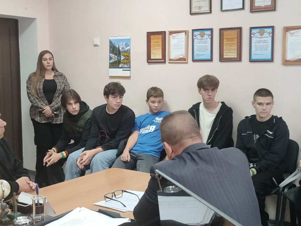 Денис Зубов: Молодёжный круглый стол в Иловайске: диалог на равных Денис Зубов: Молодёжный круглый стол в Иловайске: диалог на равных