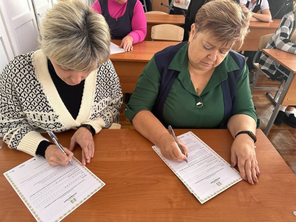 Жители Новоазовского округа приняли участие во Всероссийском аграрном диктанте Жители Новоазовского округа приняли участие во Всероссийском аграрном диктанте