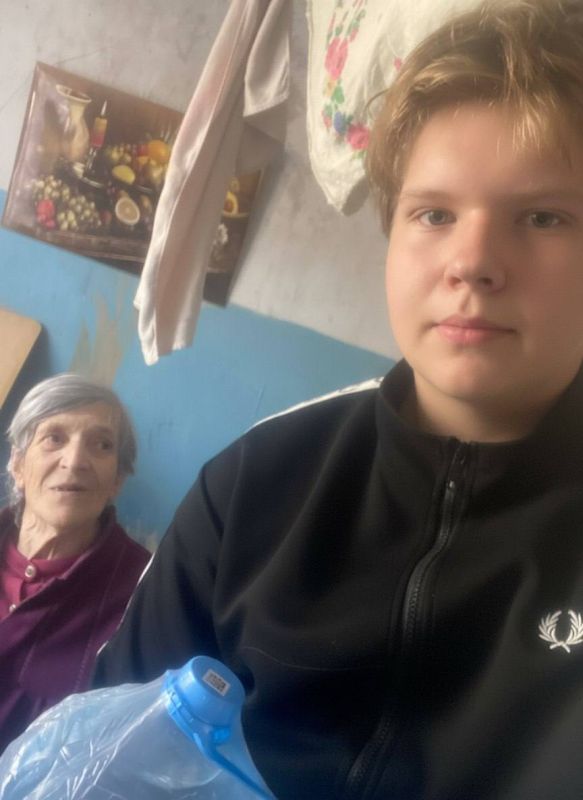 Волонтёры из числа активной молодёжи городского округа Горловка продолжают участие в акции «Молодёжь не оставит в беде!» Волонтёры из числа активной молодёжи городского округа Горловка продолжают участие в акции «Молодёжь не оставит в беде!»