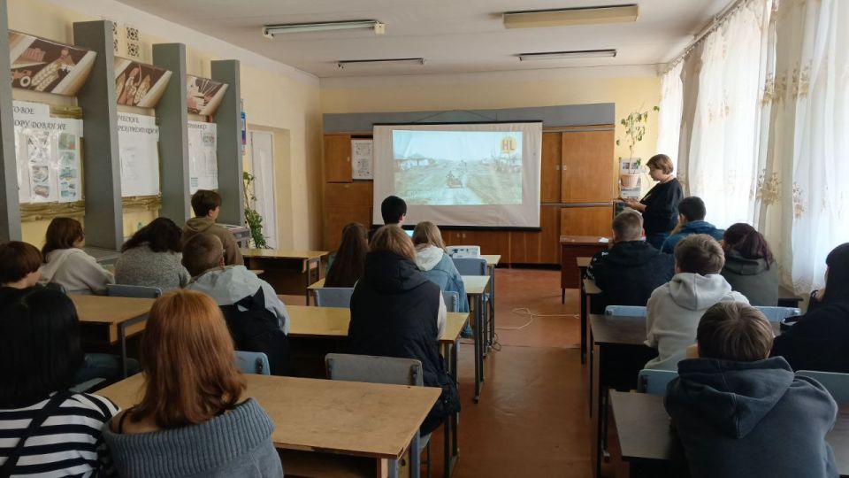 В Старобешевском округе прошел урок памяти "Битва за Кавказ" В Старобешевском округе прошел урок памяти "Битва за Кавказ"