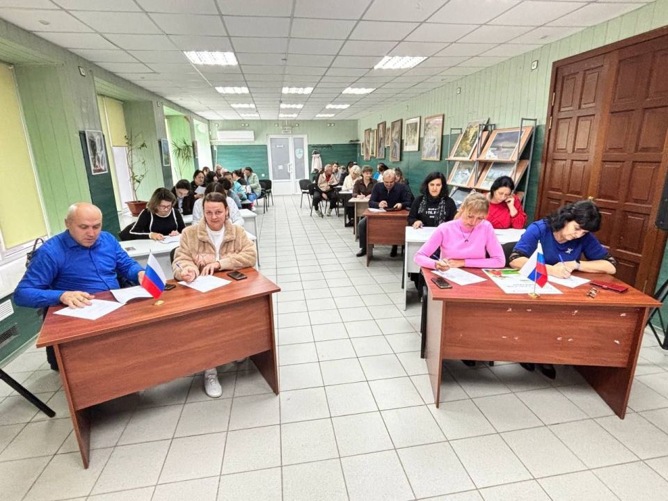 Совет женщин Мангушского муниципального округа присоединился к Всероссийскому аграрному диктанту в рамках партийного проекта "Российское село" Совет женщин Мангушского муниципального округа присоединился к Всероссийскому аграрному диктанту в рамках партийного проекта "Российское село"