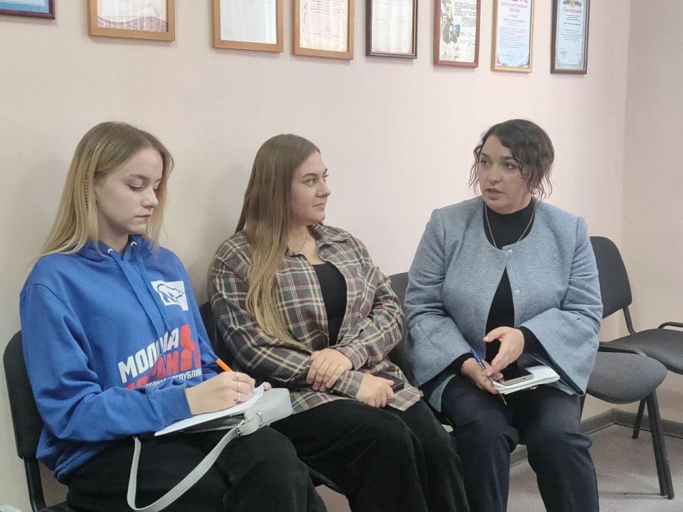 Денис Зубов: Молодёжный круглый стол в Иловайске: диалог на равных Денис Зубов: Молодёжный круглый стол в Иловайске: диалог на равных