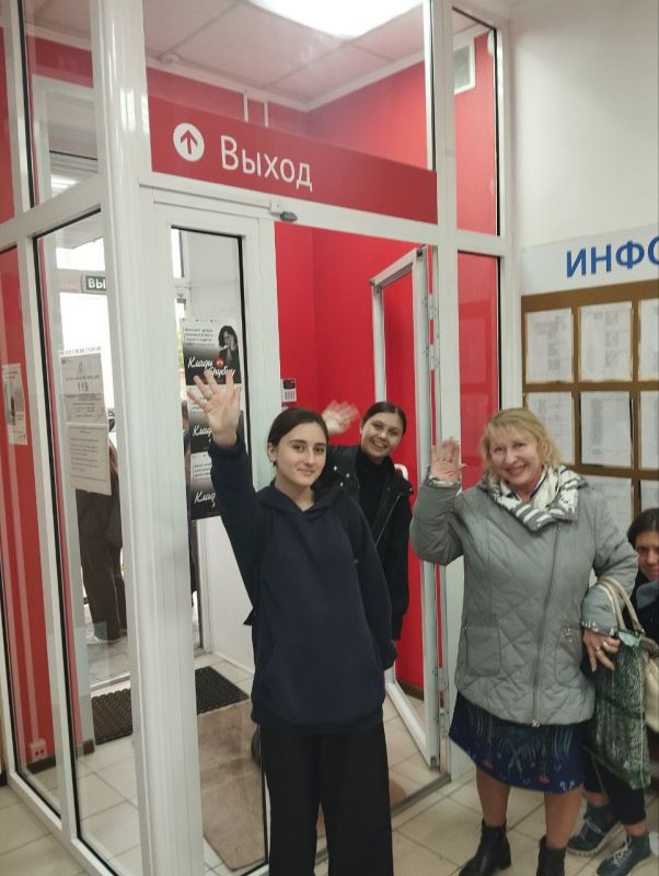 #УчитьсяВДобассе. В рамках поручения Главы ДНР Дениса Пушилина и реализации национального проекта "Молодежь и дети" на базе центров "Мои документы" проходит акция "Учиться в Донбассе" #УчитьсяВДобассе. В рамках поручения Главы ДНР Дениса Пушилина и реализации национального проекта "Молодежь и дети" на базе центров "Мои документы" проходит акция "Учиться в Донбассе"