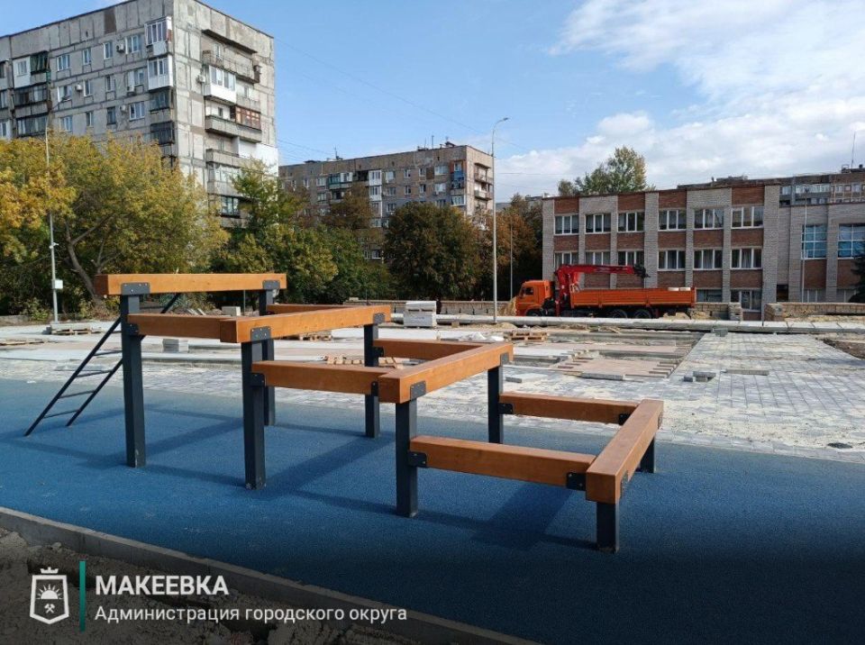 Александр Подгорный: Благодаря Югре в Макеевке появилось футбольное поле Александр Подгорный: Благодаря Югре в Макеевке появилось футбольное поле